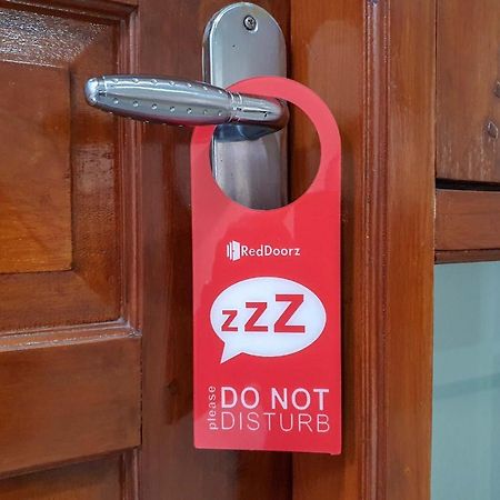 Reddoorz Syariah Near Solo Paragon Mall 2 Bonorejo Dış mekan fotoğraf