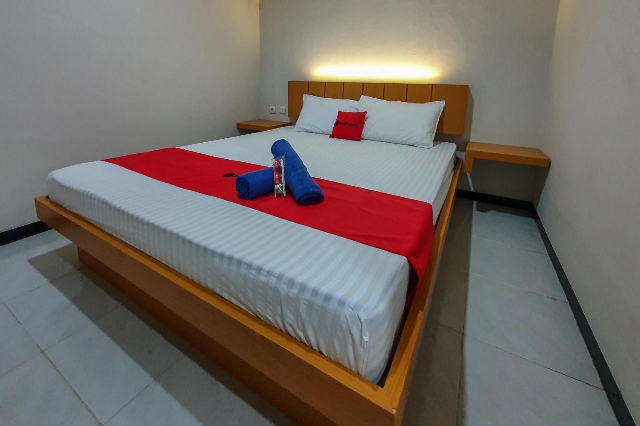 Reddoorz Syariah Near Solo Paragon Mall 2 Bonorejo Dış mekan fotoğraf