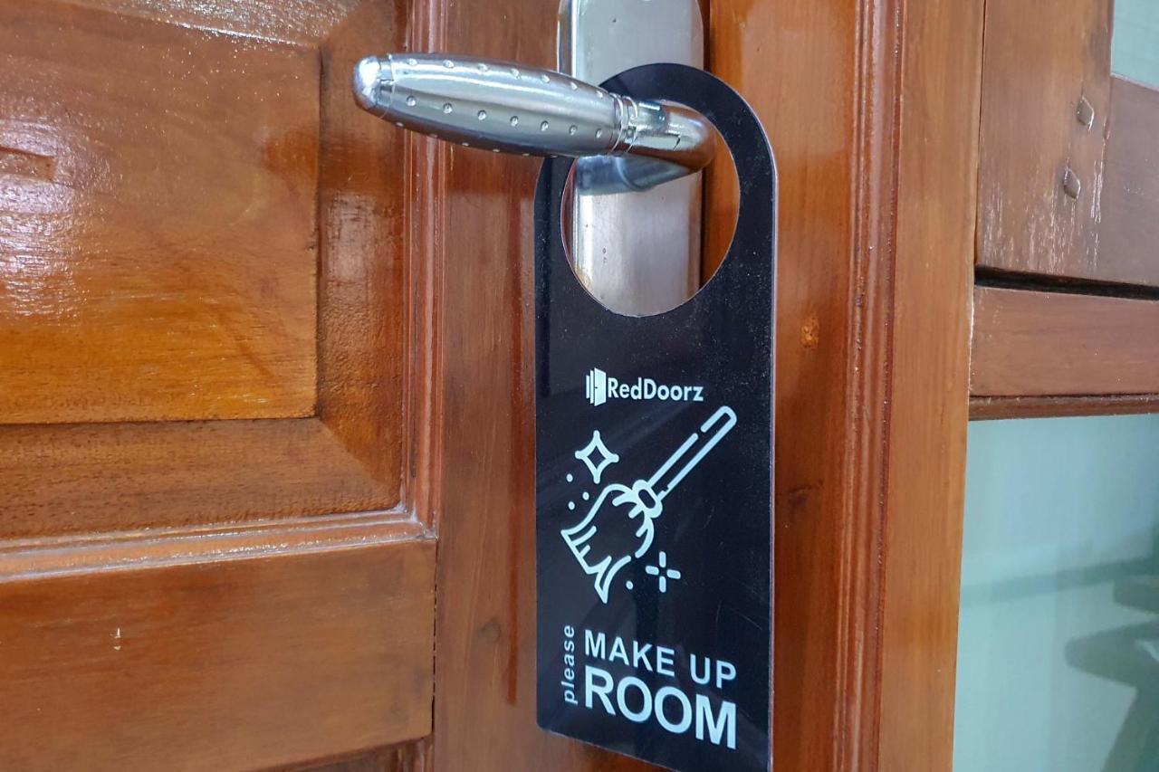 Reddoorz Syariah Near Solo Paragon Mall 2 Bonorejo Dış mekan fotoğraf