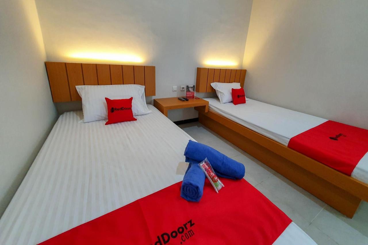 Reddoorz Syariah Near Solo Paragon Mall 2 Bonorejo Dış mekan fotoğraf