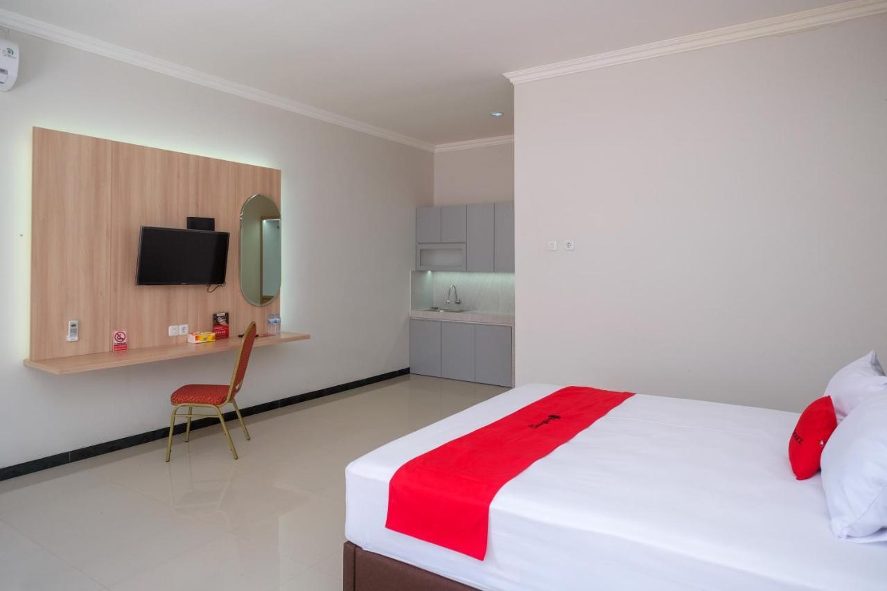 Reddoorz Syariah Near Solo Paragon Mall 2 Bonorejo Dış mekan fotoğraf