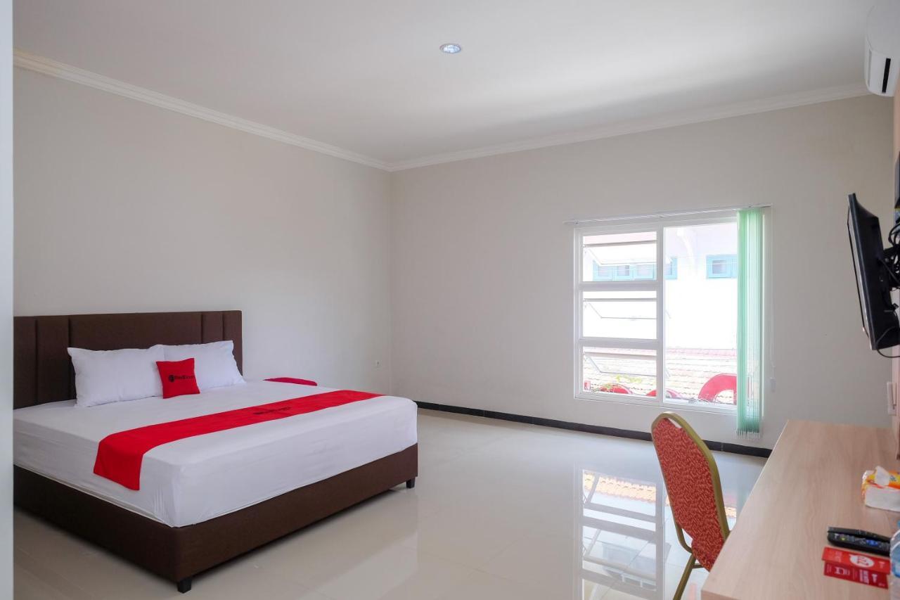 Reddoorz Syariah Near Solo Paragon Mall 2 Bonorejo Dış mekan fotoğraf