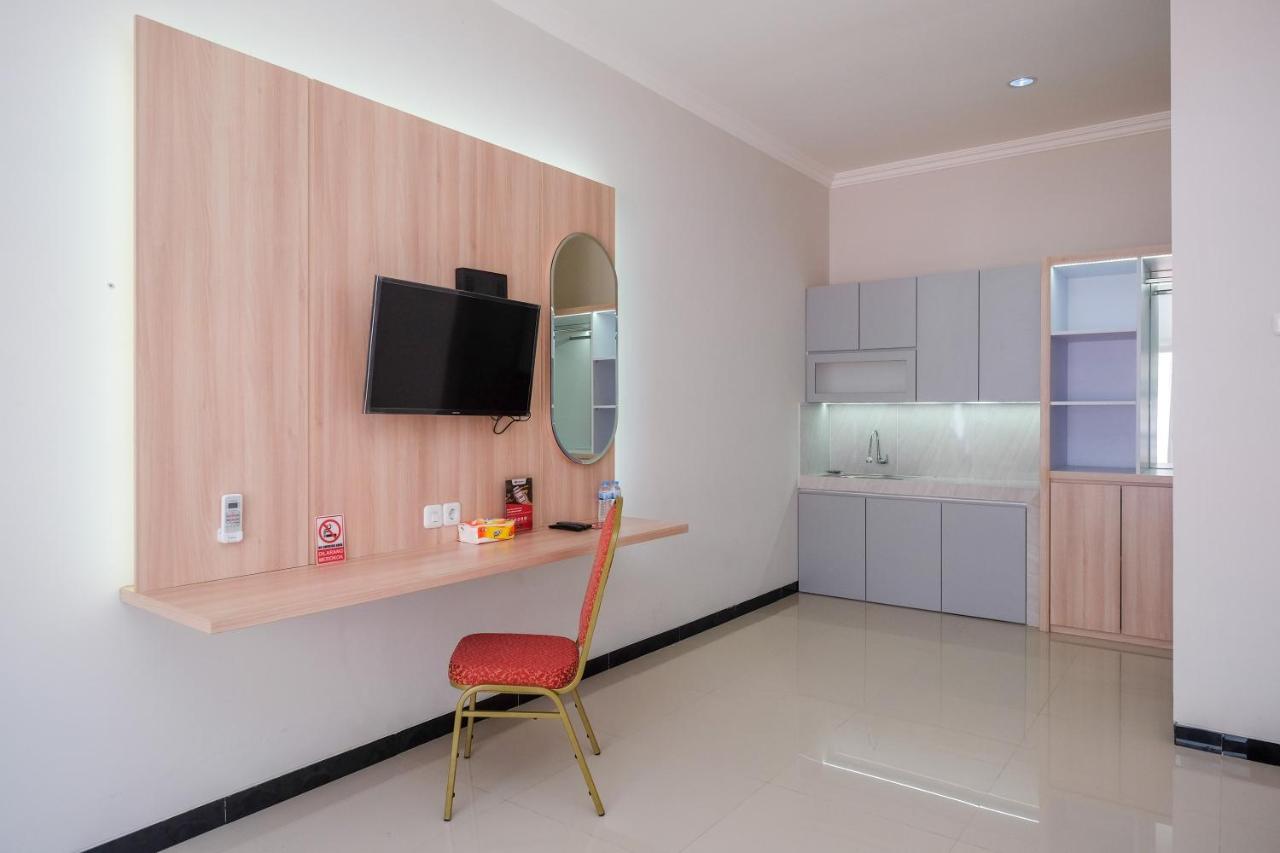 Reddoorz Syariah Near Solo Paragon Mall 2 Bonorejo Dış mekan fotoğraf