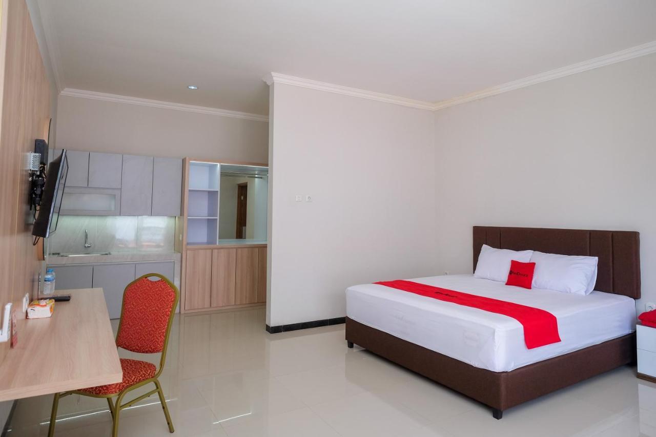 Reddoorz Syariah Near Solo Paragon Mall 2 Bonorejo Dış mekan fotoğraf
