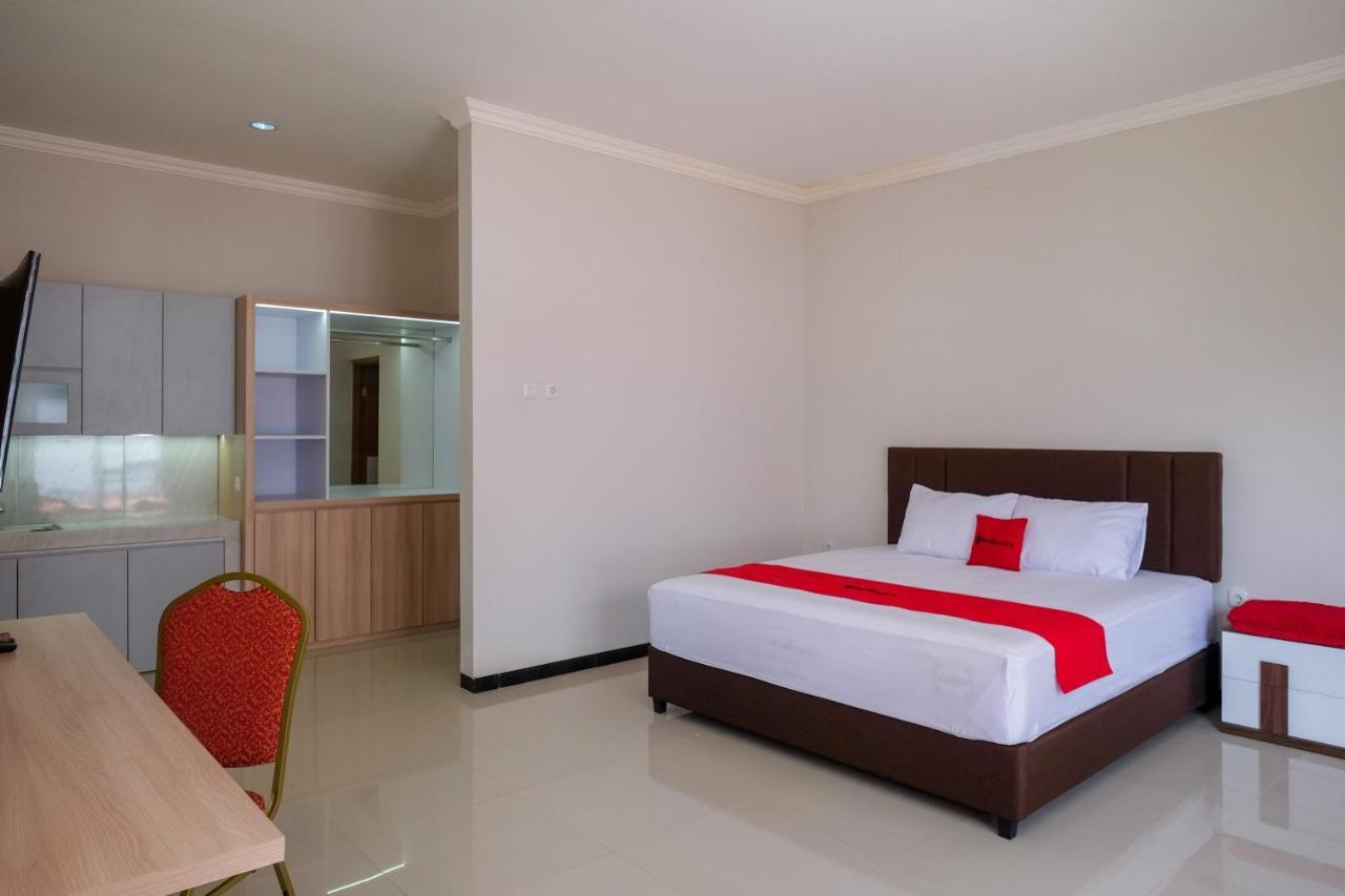 Reddoorz Syariah Near Solo Paragon Mall 2 Bonorejo Dış mekan fotoğraf
