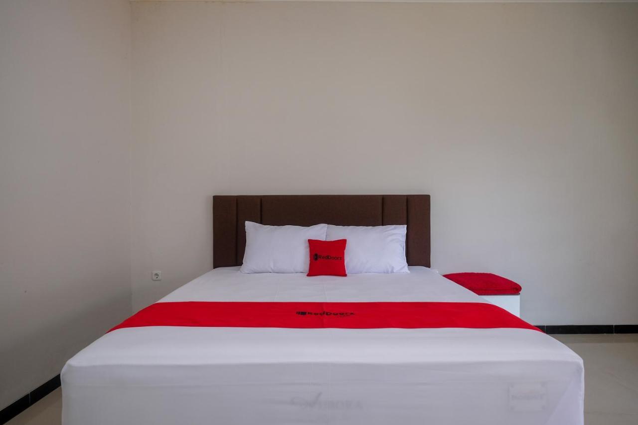 Reddoorz Syariah Near Solo Paragon Mall 2 Bonorejo Dış mekan fotoğraf