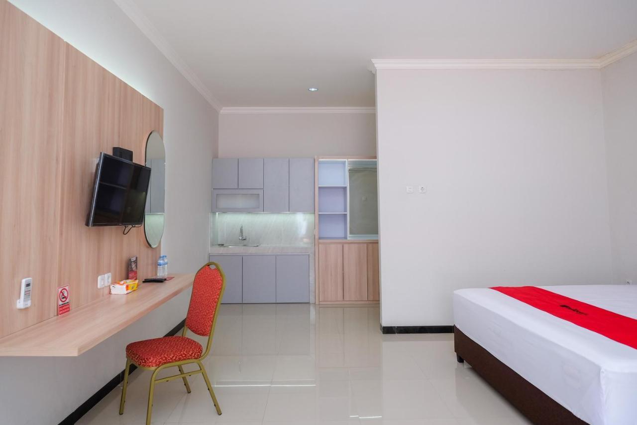 Reddoorz Syariah Near Solo Paragon Mall 2 Bonorejo Dış mekan fotoğraf