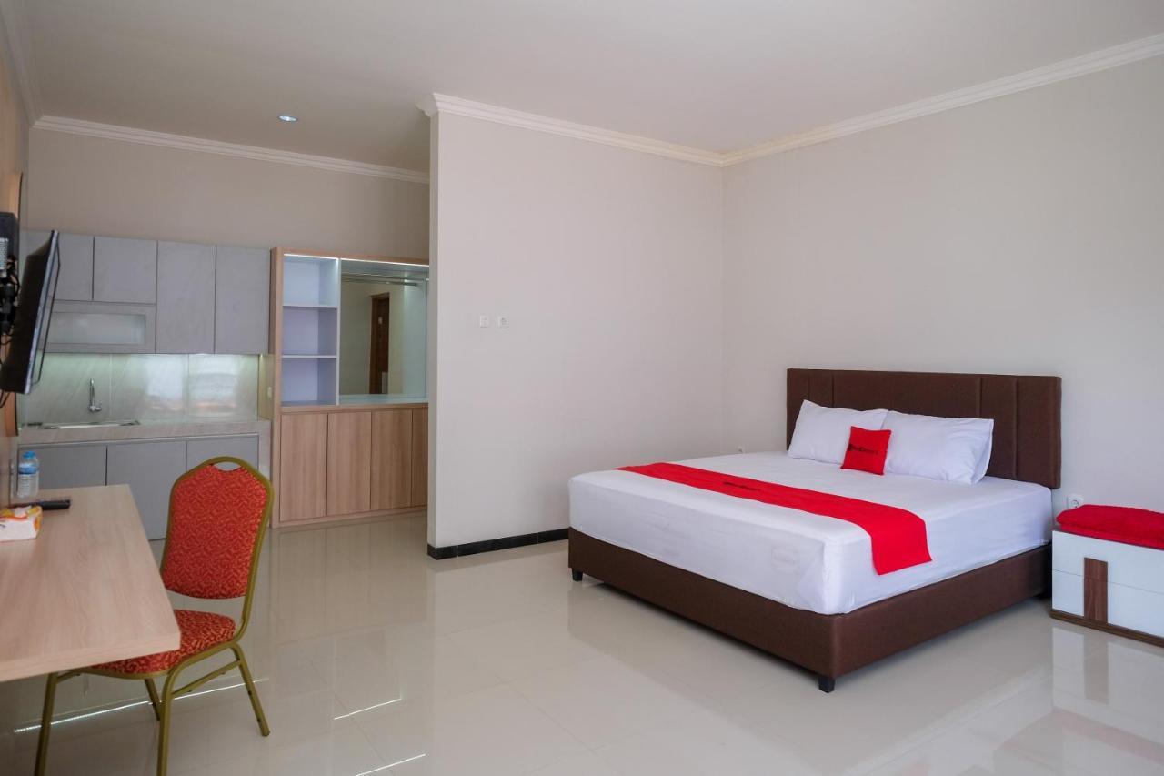 Reddoorz Syariah Near Solo Paragon Mall 2 Bonorejo Dış mekan fotoğraf